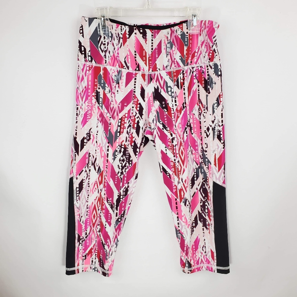 Victoria's Secret VSX small knockout capri legging
